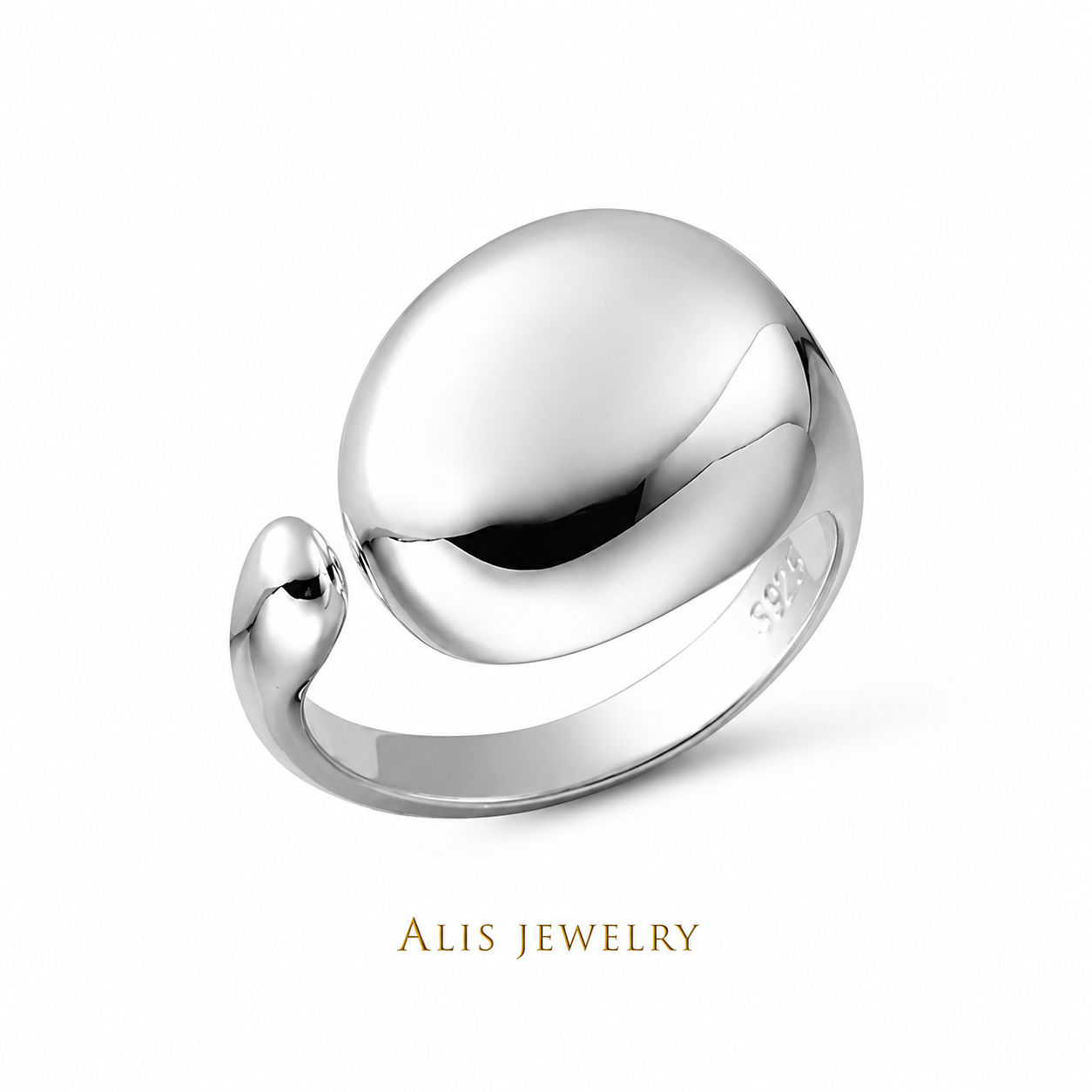 Bague ellipse argent 925 sur fond blanc