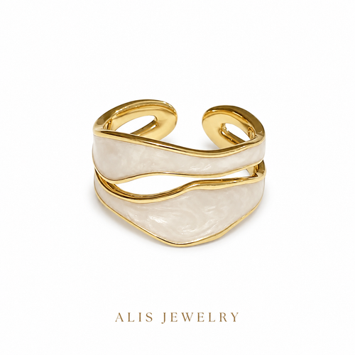 Bague émail blanc vintage