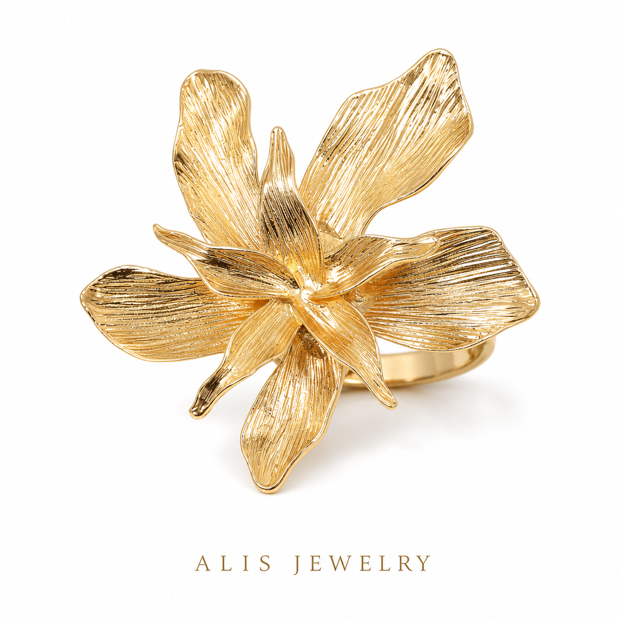 bague fleur sculpturale dorée - Alis Jewelry - fond blanc