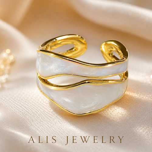 Bague émail blanc vintage