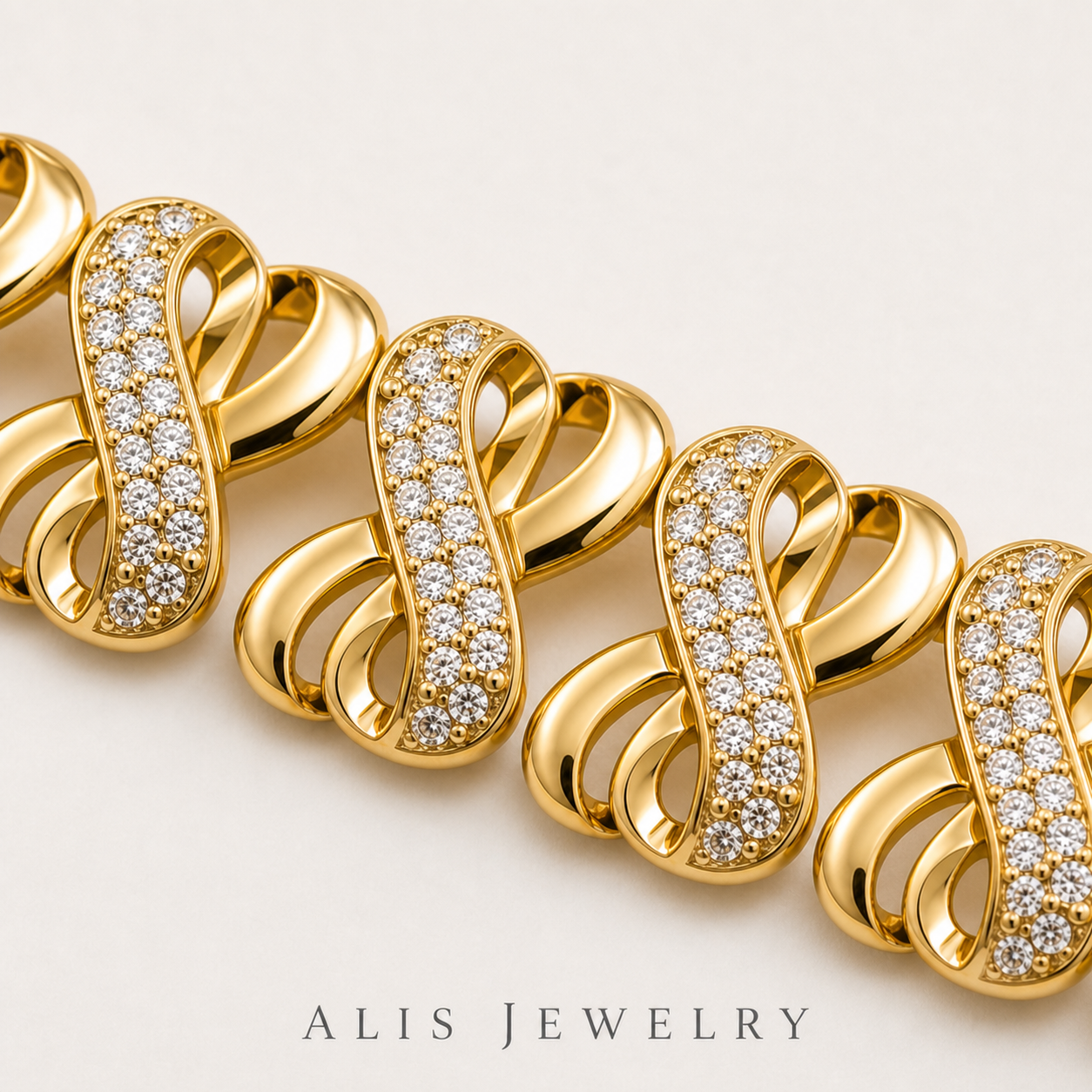 Parure nuptiale Dubaï plaqué or - Alis Jewelry - modèle Infini - bracelet - gros plan / zoom