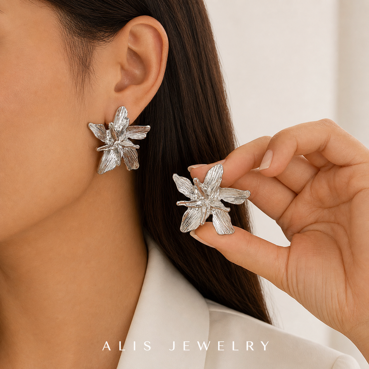 Bague et boucles fleur - Alis Jewelry - boucles argentées - porté mannequin