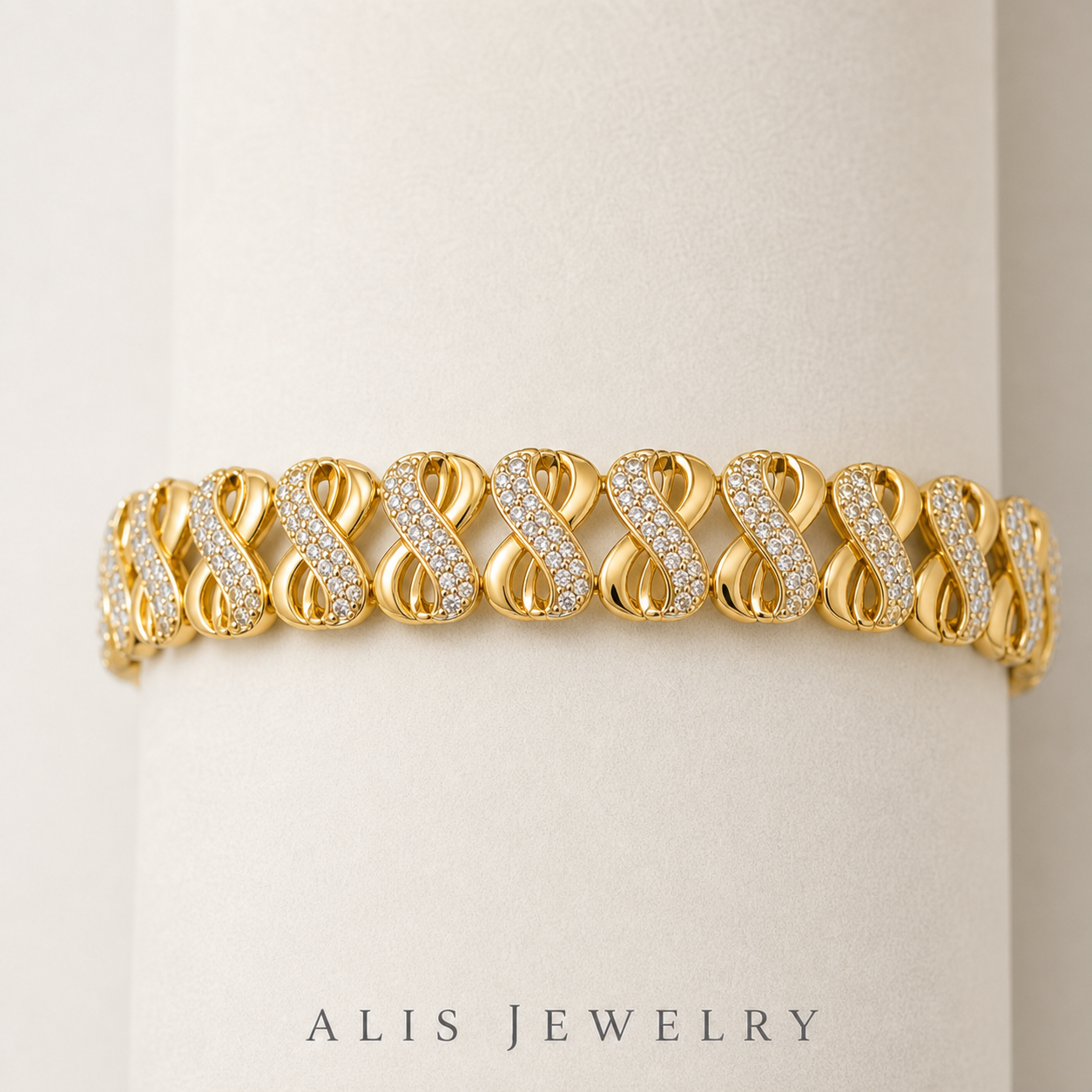 Parure nuptiale Dubaï plaqué or - Alis Jewelry - modèle Infini - bracelet - sur support minéral