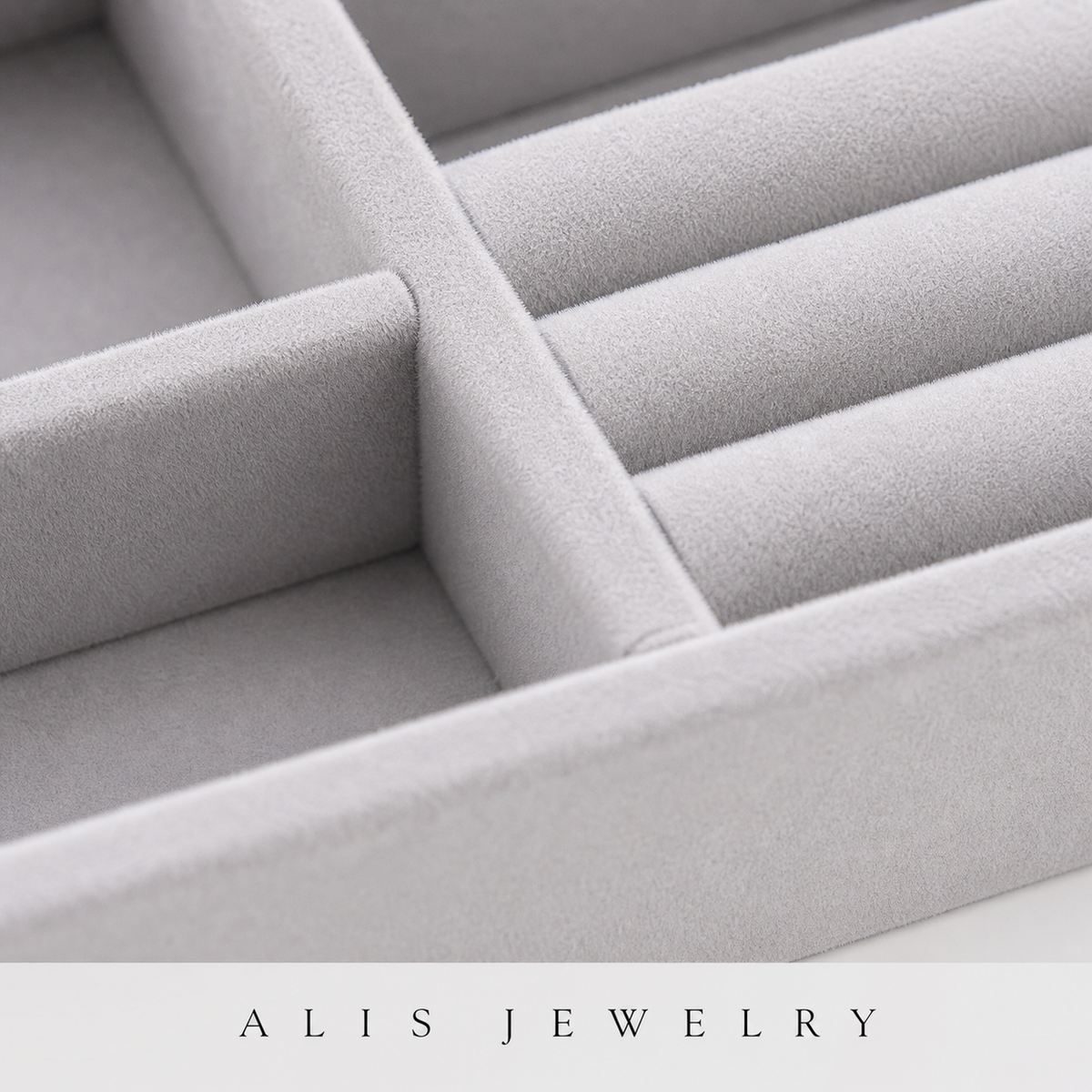 Plateau à bijoux velours — Grilles modulables - Alis Jewelry - gros plan / zoom