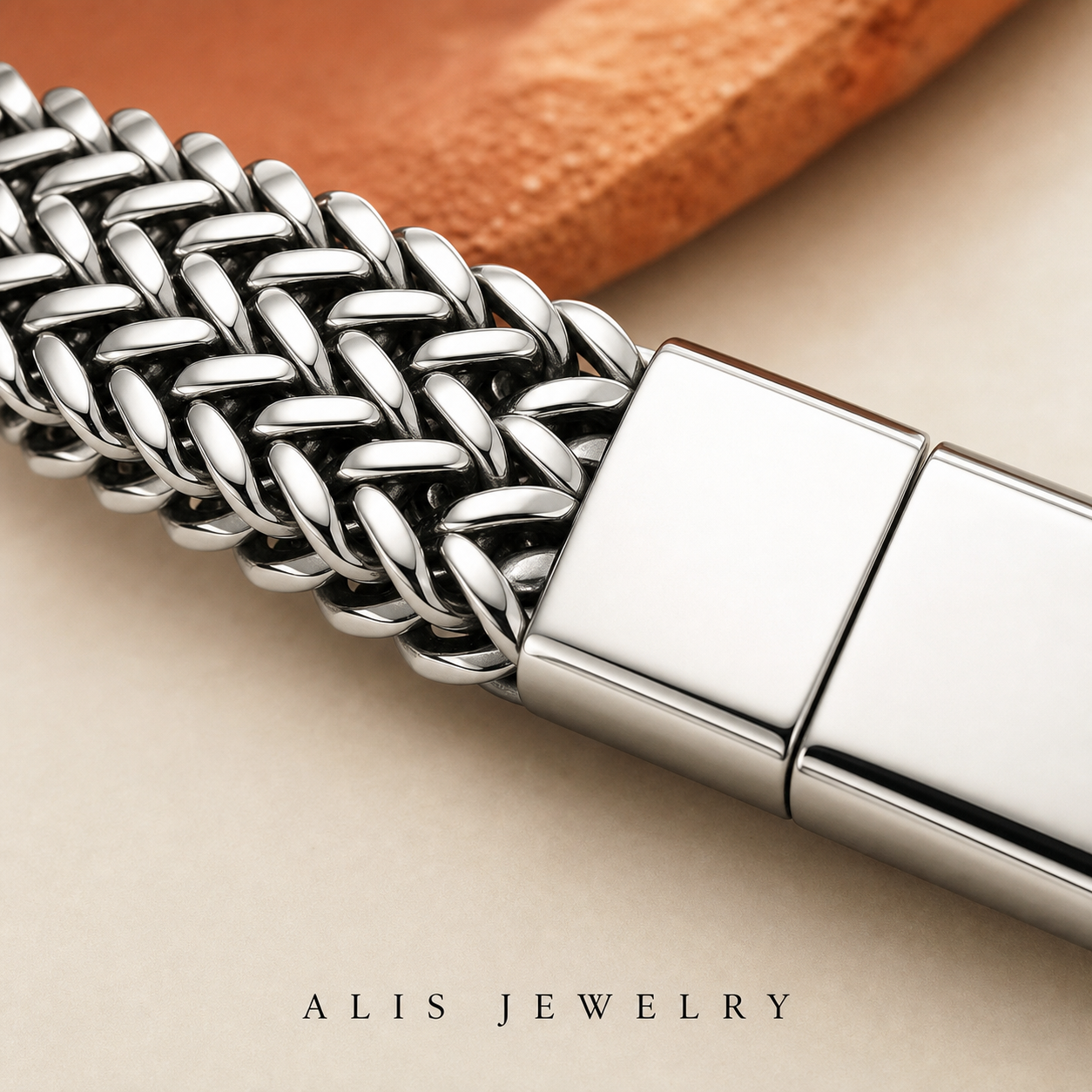 bracelet tressé magnétique acier inoxydable homme - Alis Jewelry - gros plan / zoom