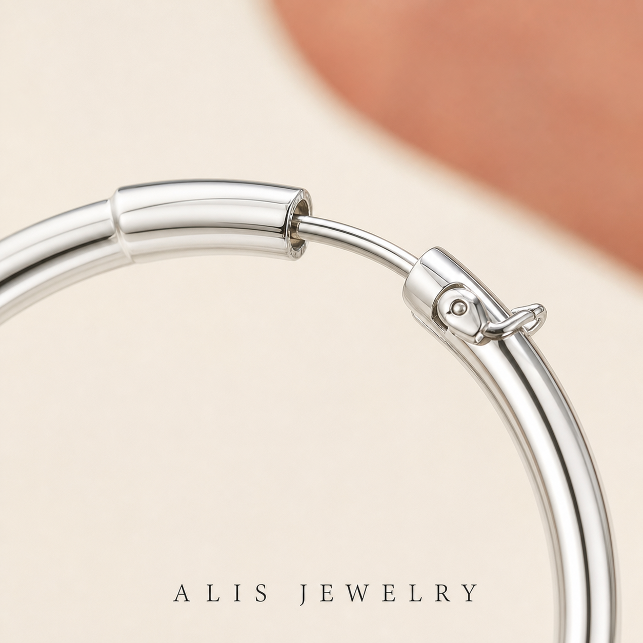 Créoles fines argent - Alis Jewelry - gros plan / zoom