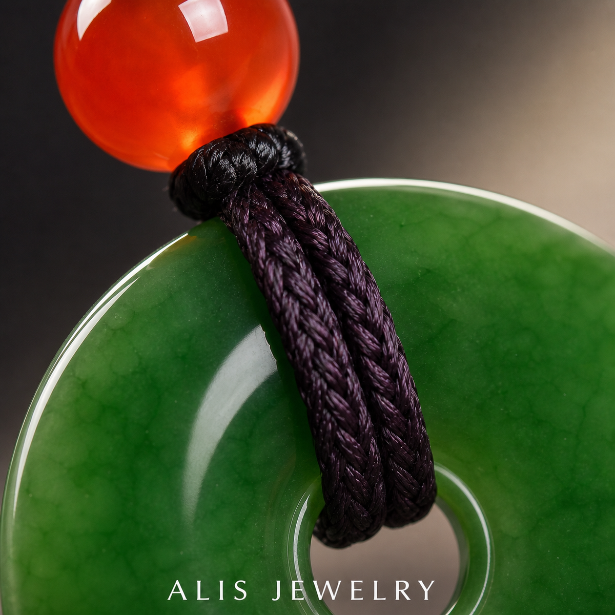 Collier pendentif jade naturel - Alis Jewelry - gros plan / zoom