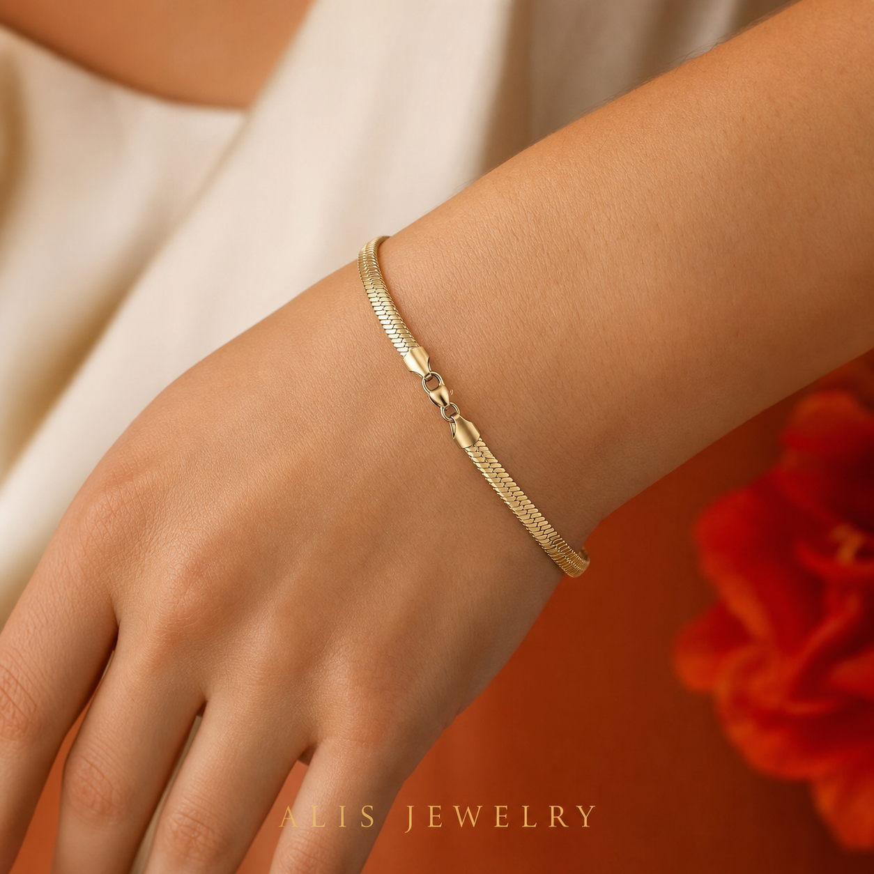 bracelet chaîne serpent acier doré - Alis Jewelry - porté mannequin