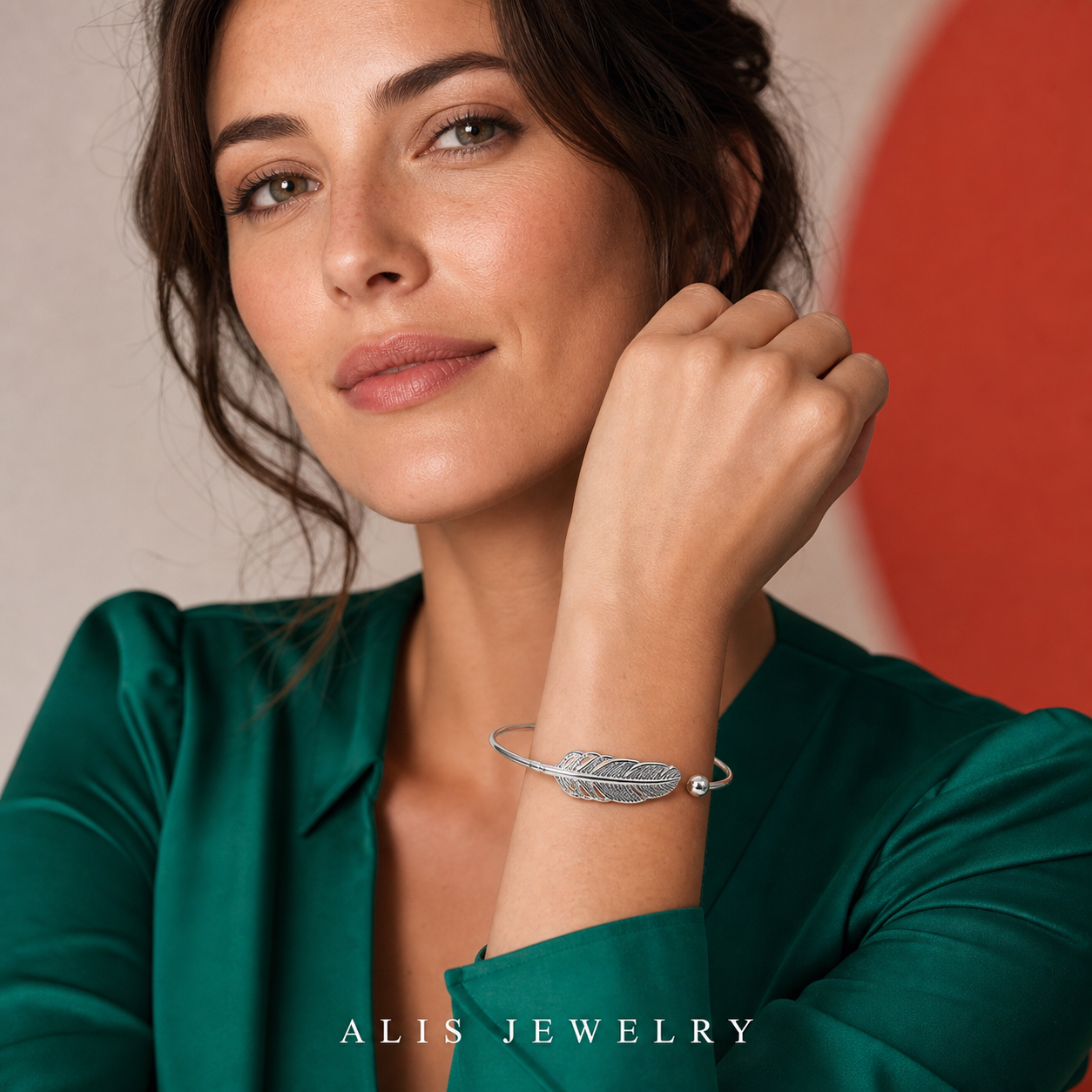 Bracelet manchette plume d'ange argent 925 - Alis Jewelry - porté mannequin