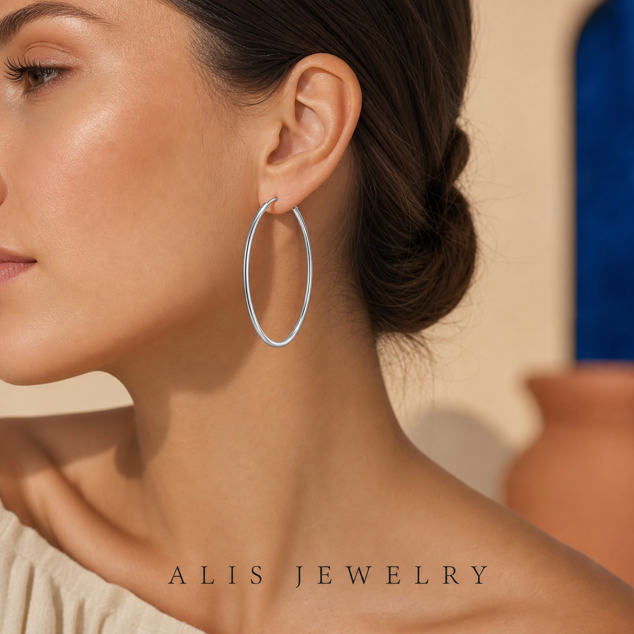 Créoles fines argent - Alis Jewelry - porté mannequin