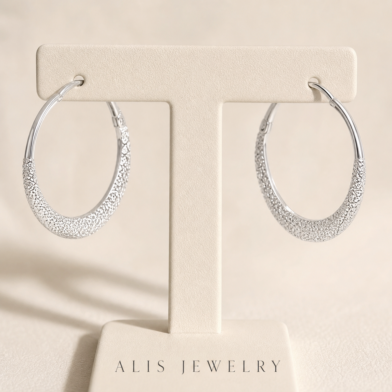 boucles d'oreilles cercle scintillant - Alis Jewelry - Argenté - sur support minéral