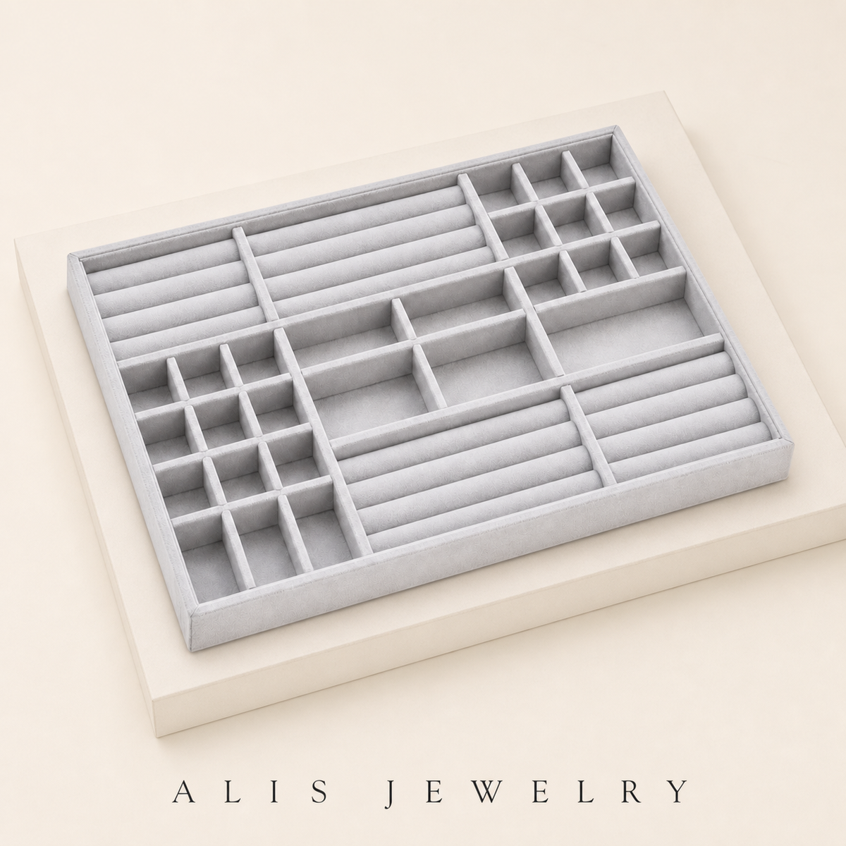 Plateau à bijoux velours — Grilles modulables - Alis Jewelry - sur support minéral