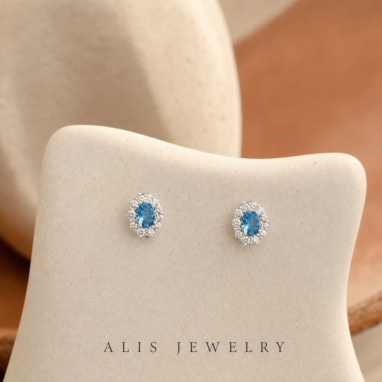 boucles d'oreilles fleur zircon bleu argent 925 - Alis Jewelry - sur support minéral
