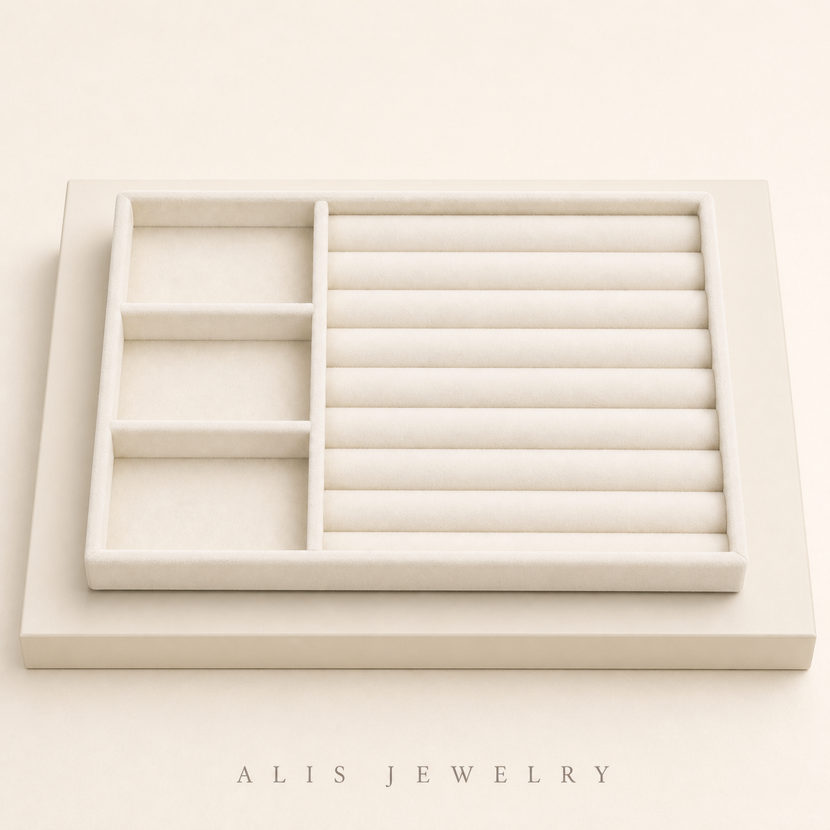 Plateau bijoux velours — Multi-compartiments - Alis Jewelry - sur support minéral