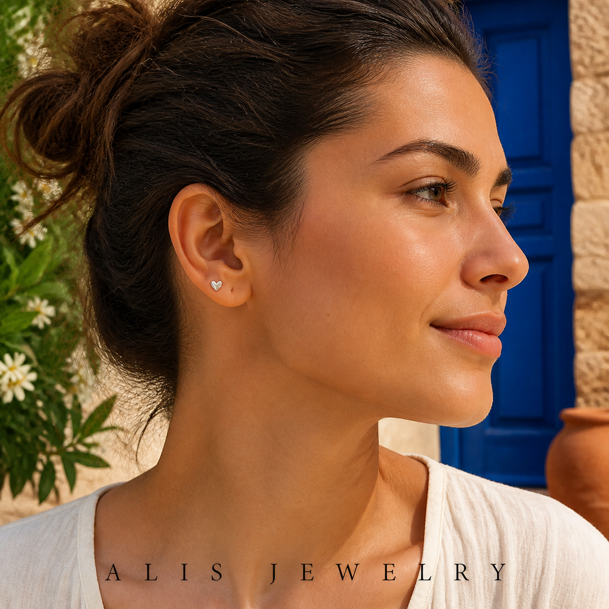 boucles d'oreilles mini cœur argent 925 - Alis Jewelry - porté mannequin