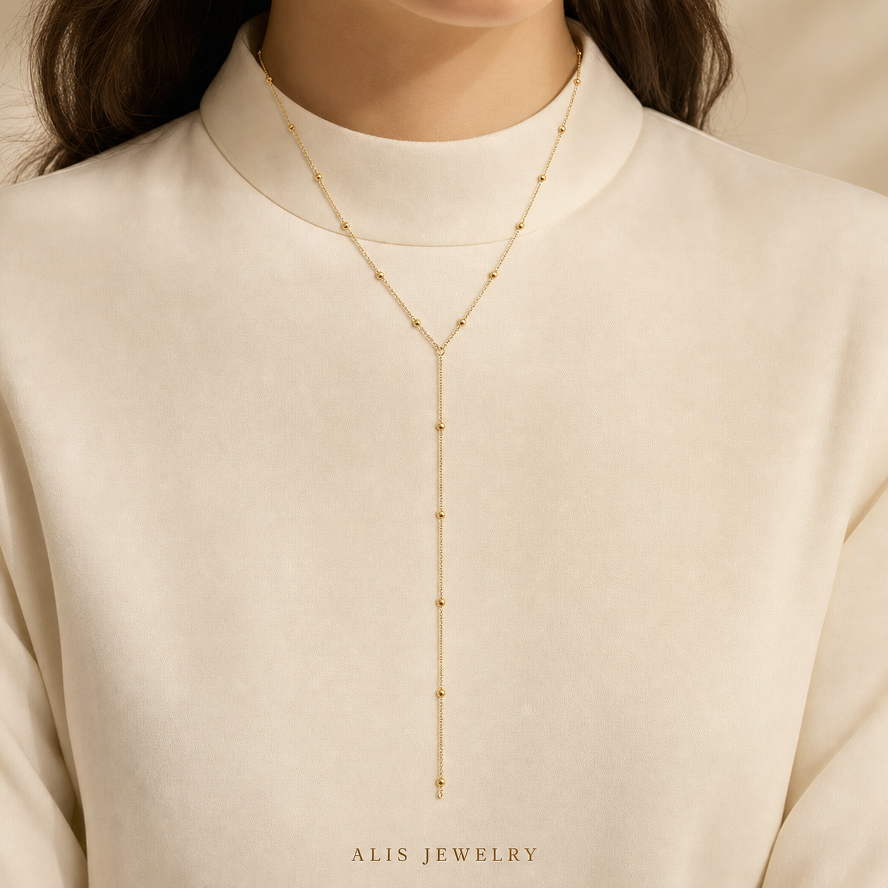 Collier lariat doré - Alis Jewelry - porté mannequin