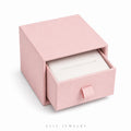 boîte à bijoux format bague rose - Alis Jewelry - fond blanc
