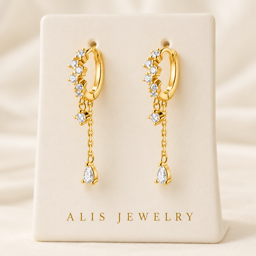 Créoles pendantes chaîne et goutte plaqué or 18K - Alis Jewelry - sur support minéral