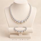 Parure collier et bracelet boules argent 925 - Alis Jewelry - sur support minéral